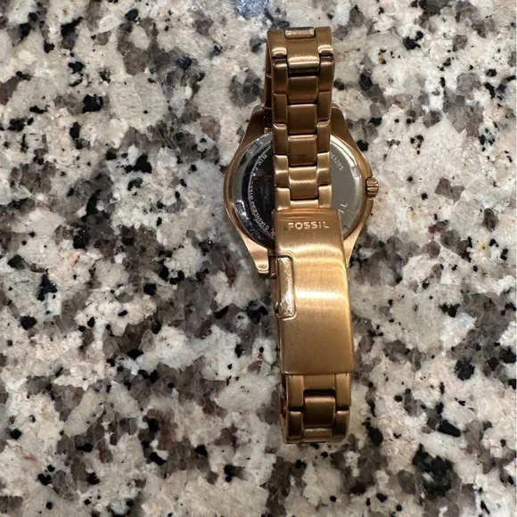 ⌚ Fossil Women’s Gold Watch | Stainless Steel | Date Window - Picture 4 of 7
